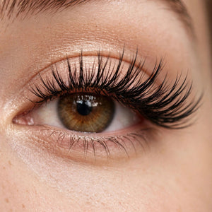 Fluffy 3 false lashes worn, eye close-up