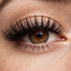 Extra 1 false lashes worn, eye close-up